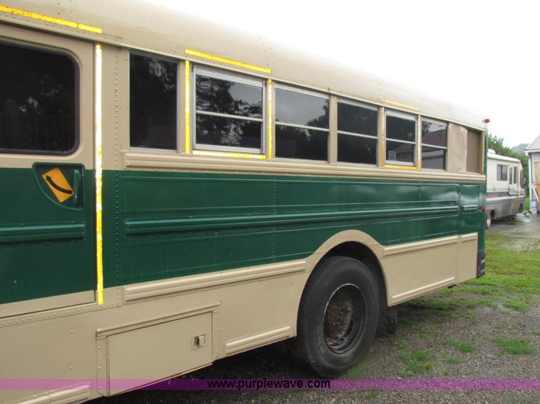 image for item F7492 1996 International 9800 Bus