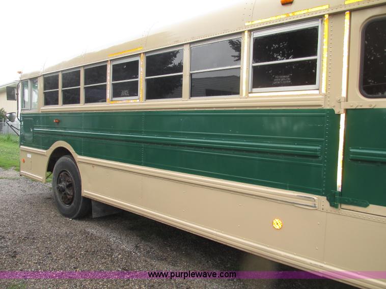 image for item F7492 1996 International 9800 Bus