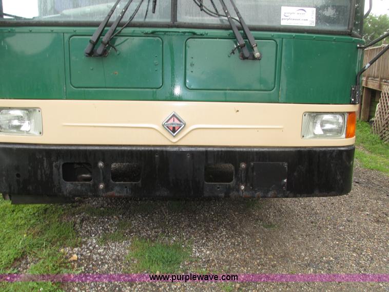 image for item F7492 1996 International 9800 Bus