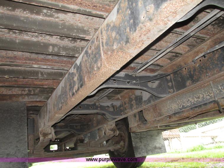 image for item F7492 1996 International 9800 Bus