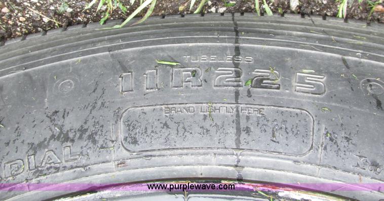 image for item F7492 1996 International 9800 Bus