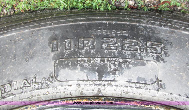 image for item F7492 1996 International 9800 Bus