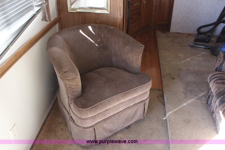 image for item H1419 1994 Fleetwood Savanna camper