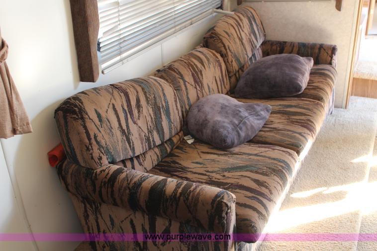 image for item H1419 1994 Fleetwood Savanna camper