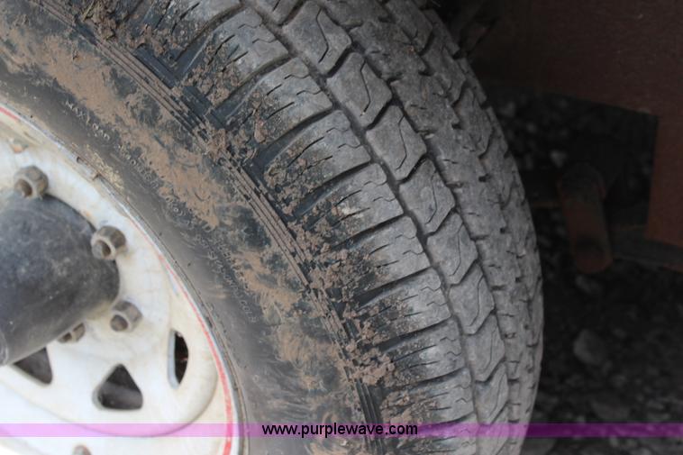 image for item H1419 1994 Fleetwood Savanna camper