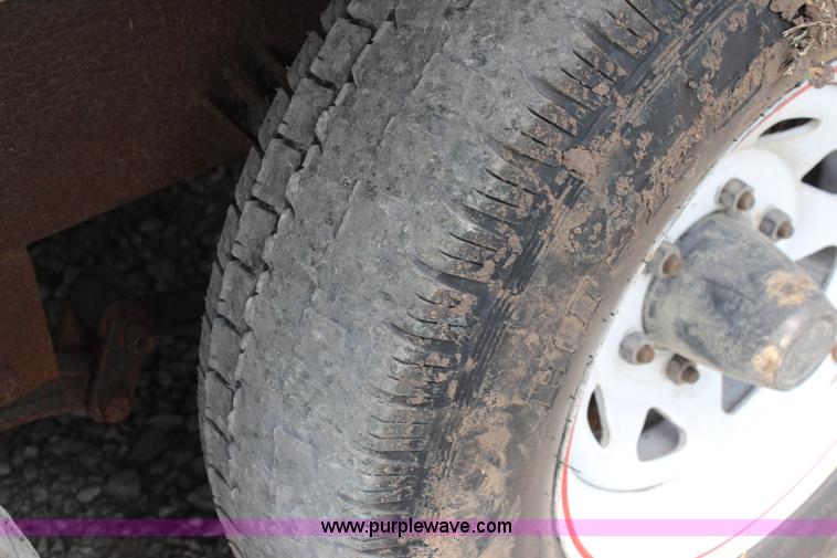 image for item H1419 1994 Fleetwood Savanna camper