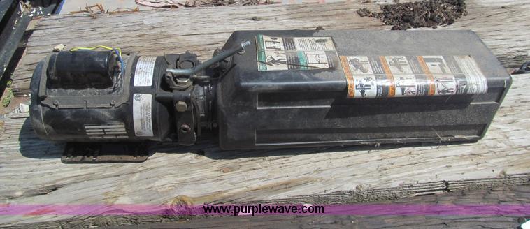 image for item H8864 Challenger two post car lift