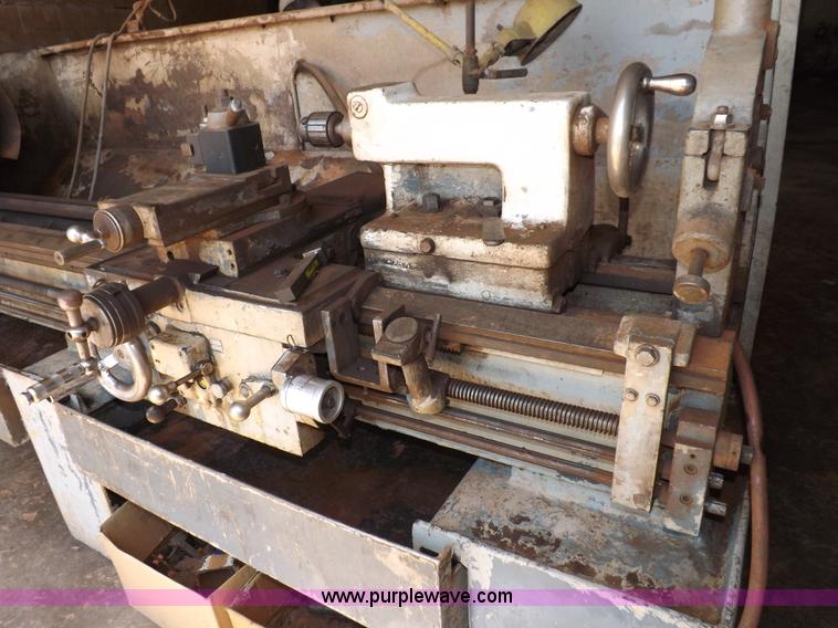 image for item H9194 Le Blond metal lathe