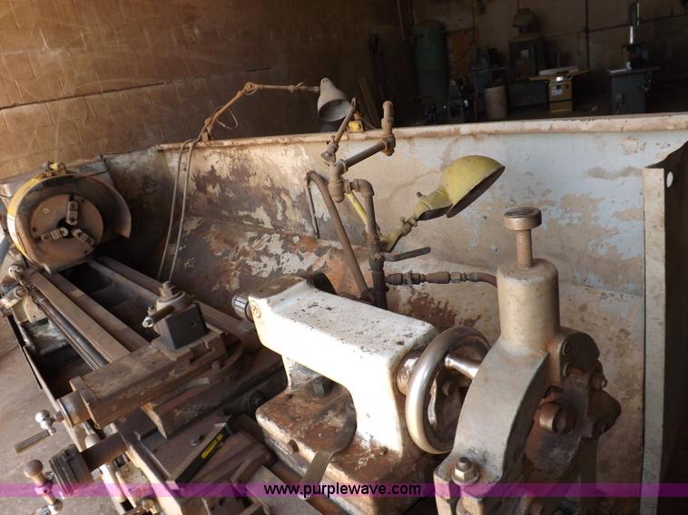 image for item H9194 Le Blond metal lathe