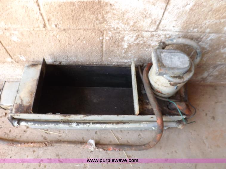 image for item H9194 Le Blond metal lathe