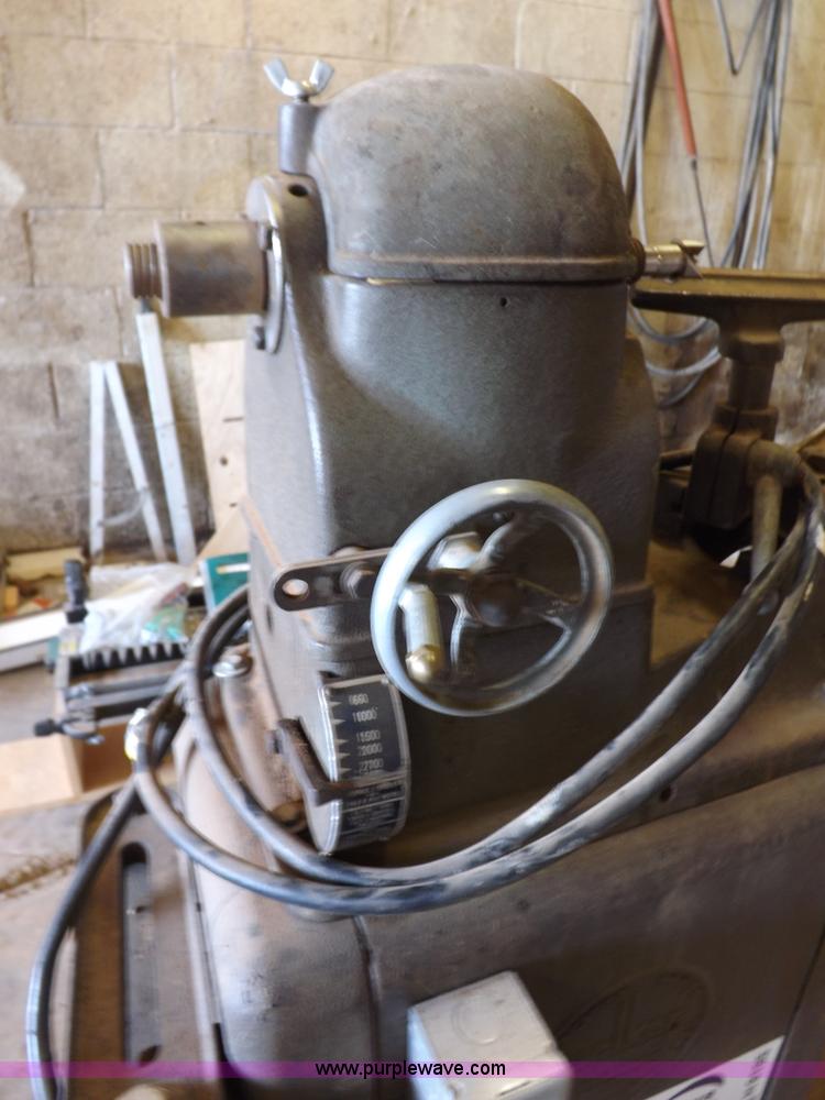 image for item H9195 Assorted wood working equipment