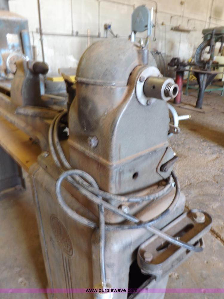 image for item H9195 Assorted wood working equipment