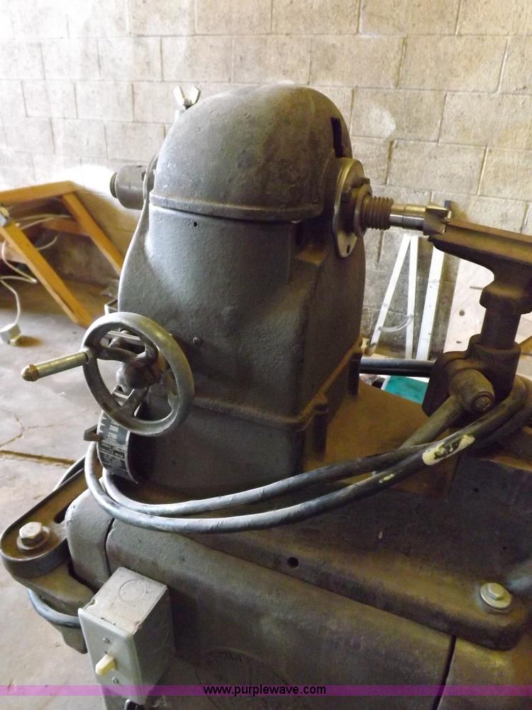 image for item H9195 Assorted wood working equipment