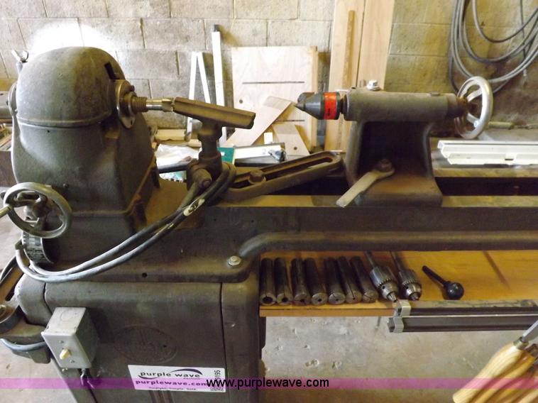 image for item H9195 Assorted wood working equipment