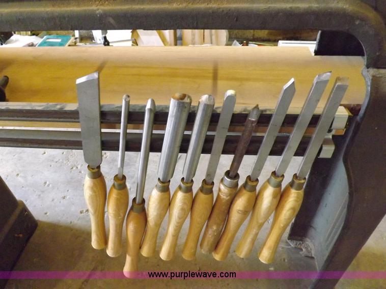 image for item H9195 Assorted wood working equipment