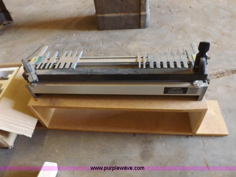 image for item H9195 Assorted wood working equipment