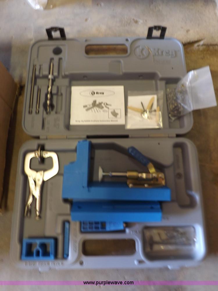 image for item H9195 Assorted wood working equipment