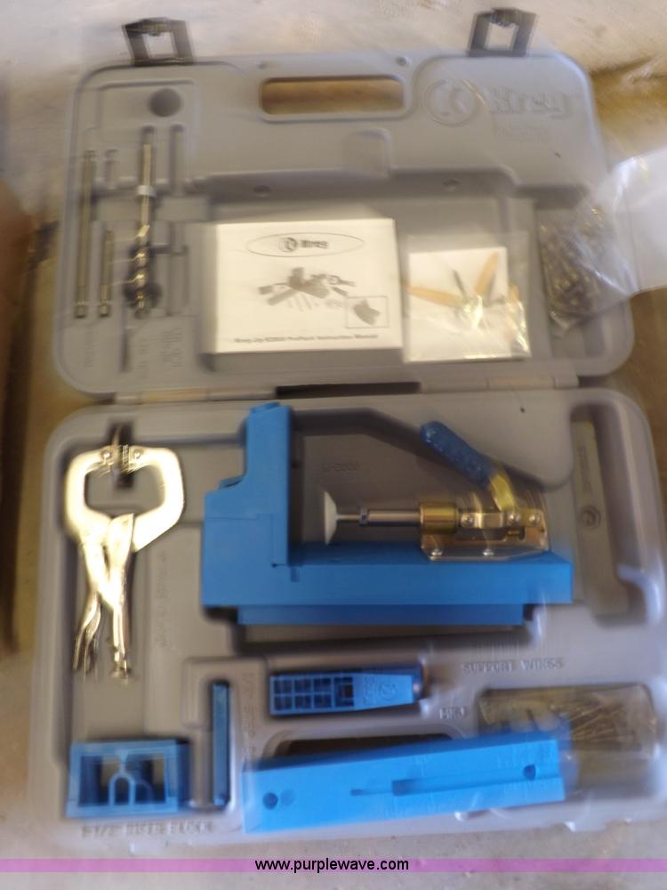 image for item H9195 Assorted wood working equipment