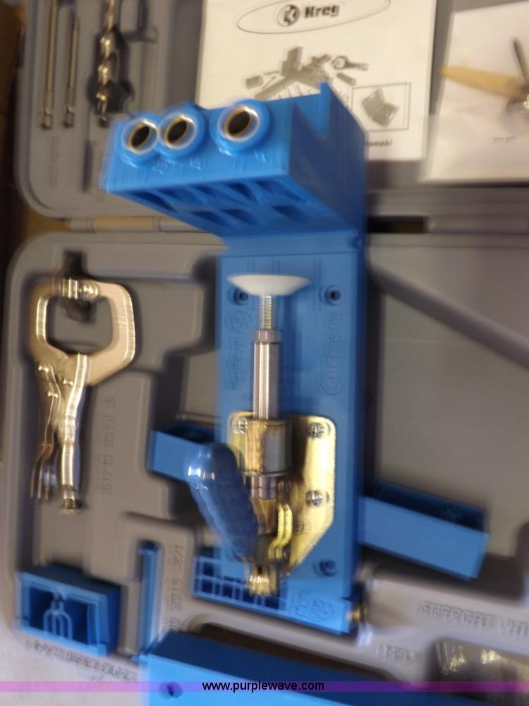 image for item H9195 Assorted wood working equipment