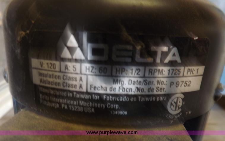 image for item H9195 Assorted wood working equipment