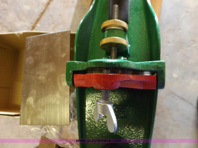 image for item H9195 Assorted wood working equipment