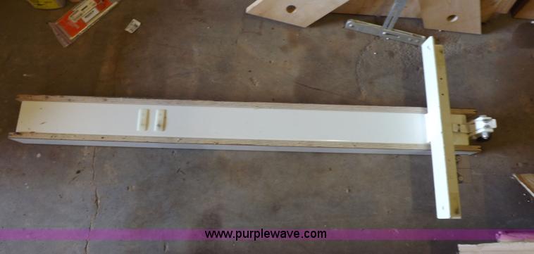 image for item H9195 Assorted wood working equipment