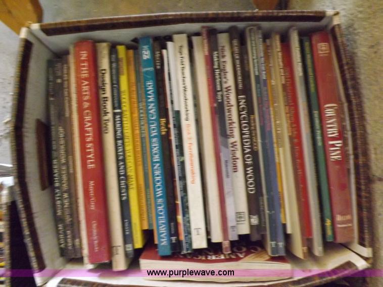 image for item H9195 Assorted wood working equipment