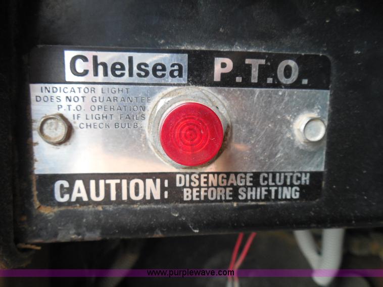 image for item I3418 1988 International S1600 dump truck