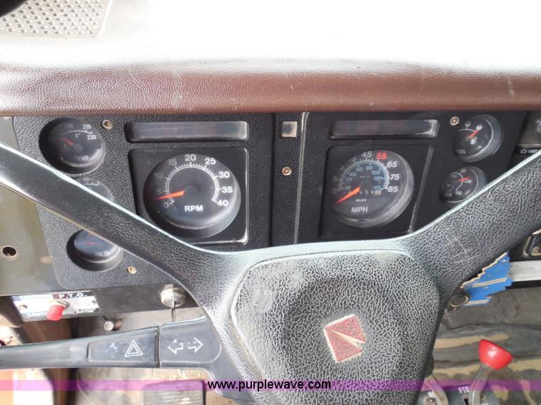 image for item I3418 1988 International S1600 dump truck