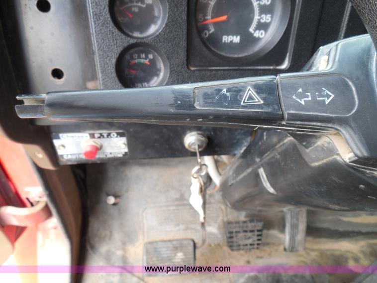 image for item I3418 1988 International S1600 dump truck