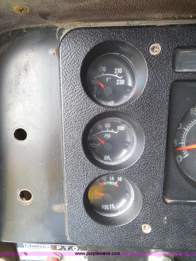 image for item I3418 1988 International S1600 dump truck