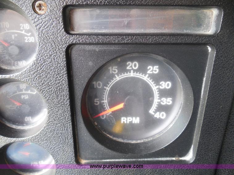 image for item I3418 1988 International S1600 dump truck