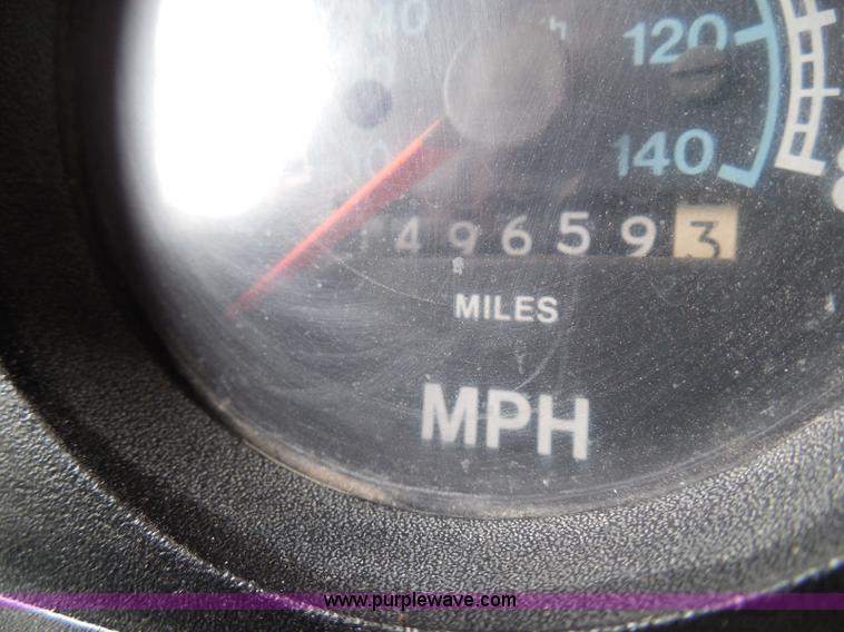 image for item I3418 1988 International S1600 dump truck