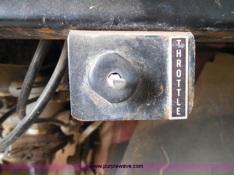 image for item I3418 1988 International S1600 dump truck