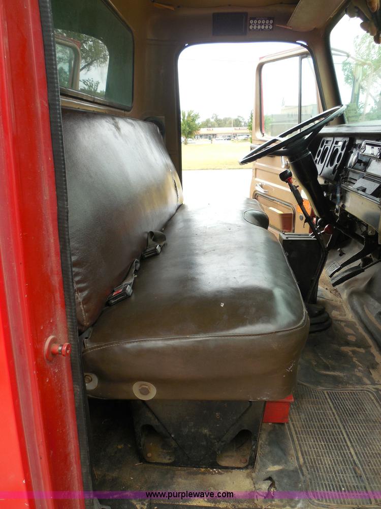 image for item I3418 1988 International S1600 dump truck