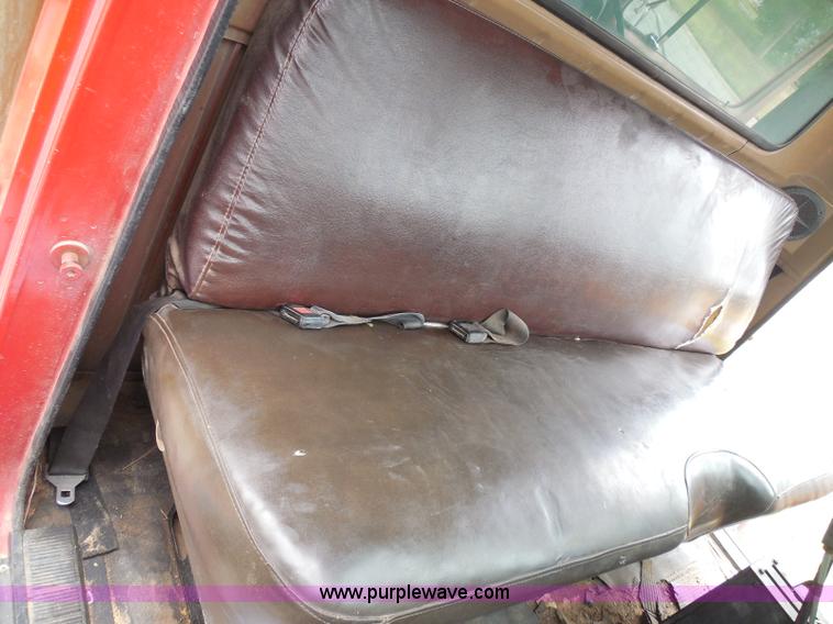 image for item I3418 1988 International S1600 dump truck