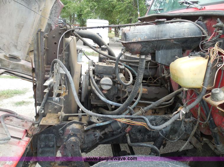 image for item I3418 1988 International S1600 dump truck