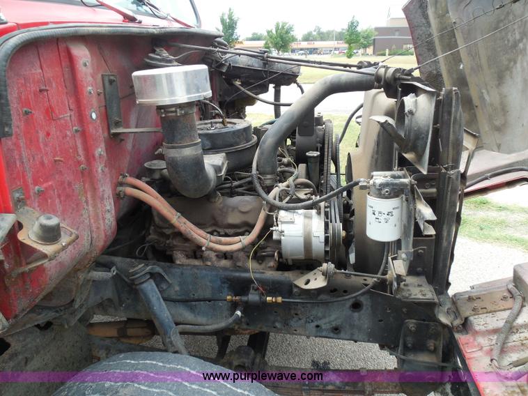 image for item I3418 1988 International S1600 dump truck