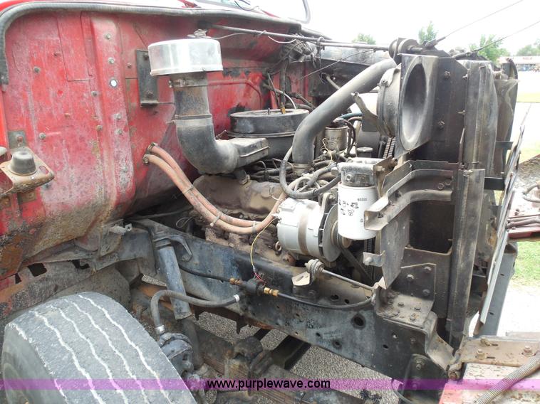 image for item I3418 1988 International S1600 dump truck