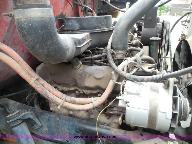 image for item I3418 1988 International S1600 dump truck