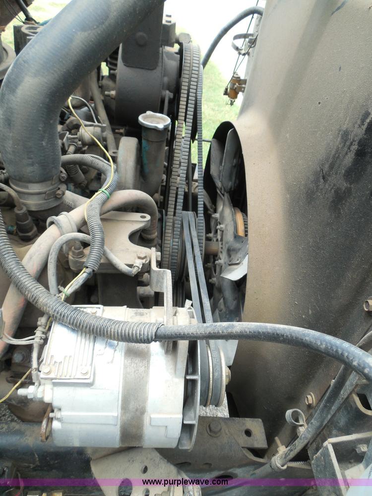 image for item I3418 1988 International S1600 dump truck