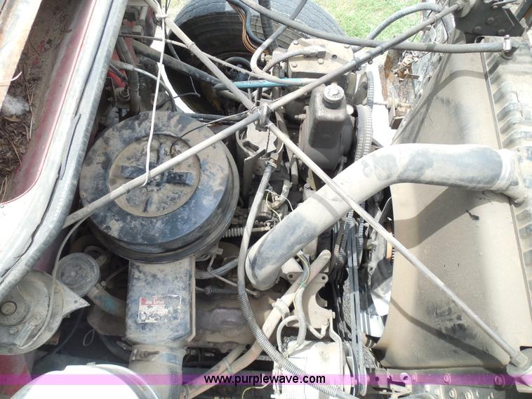 image for item I3418 1988 International S1600 dump truck