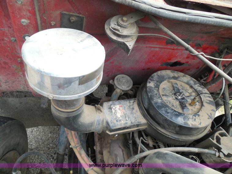 image for item I3418 1988 International S1600 dump truck