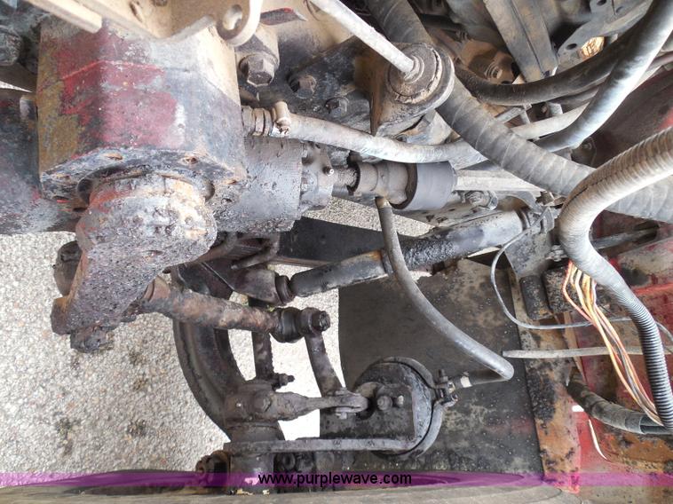 image for item I3418 1988 International S1600 dump truck