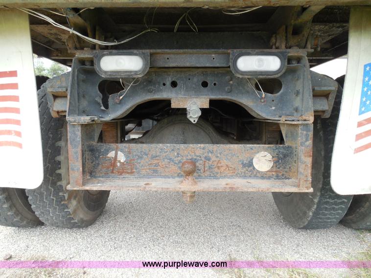 image for item I3418 1988 International S1600 dump truck