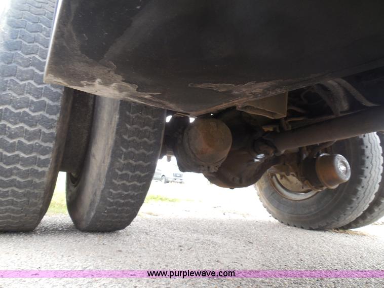 image for item I3418 1988 International S1600 dump truck