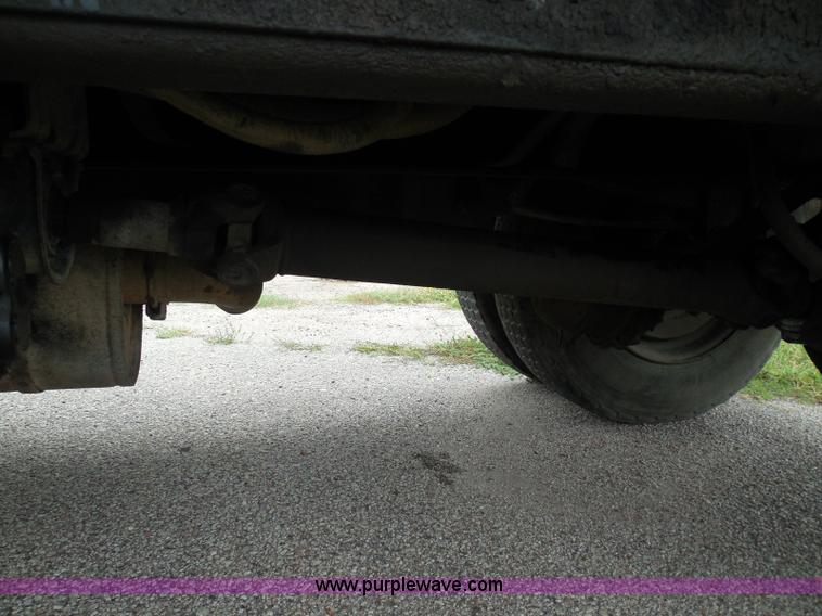 image for item I3418 1988 International S1600 dump truck