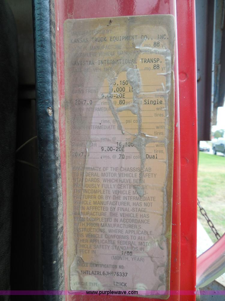 image for item I3418 1988 International S1600 dump truck