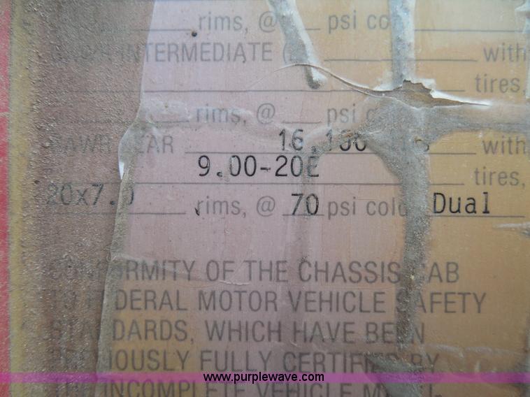 image for item I3418 1988 International S1600 dump truck