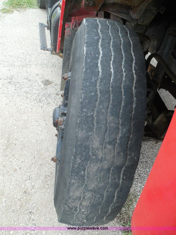 image for item I3418 1988 International S1600 dump truck